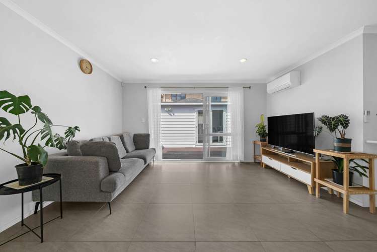 4 Iwinuku Crescent Wattle Downs_5