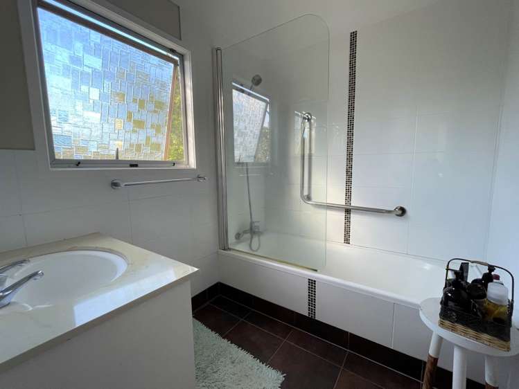 2/16 Tamahere Drive Glenfield_15