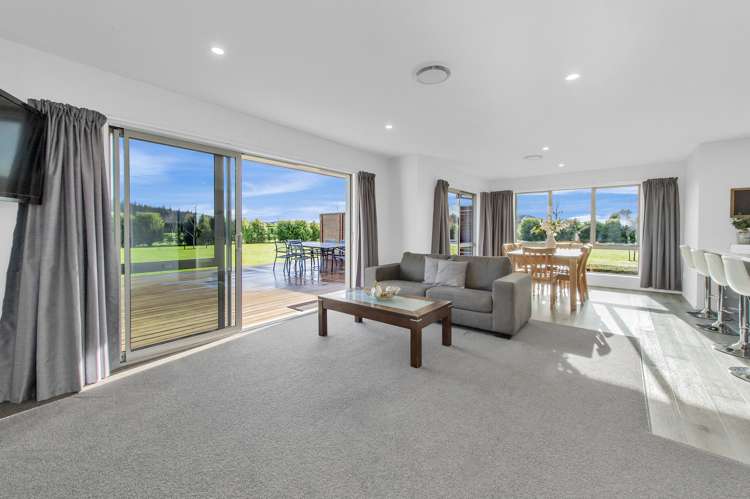 25 Landsborough Drive Darfield_12