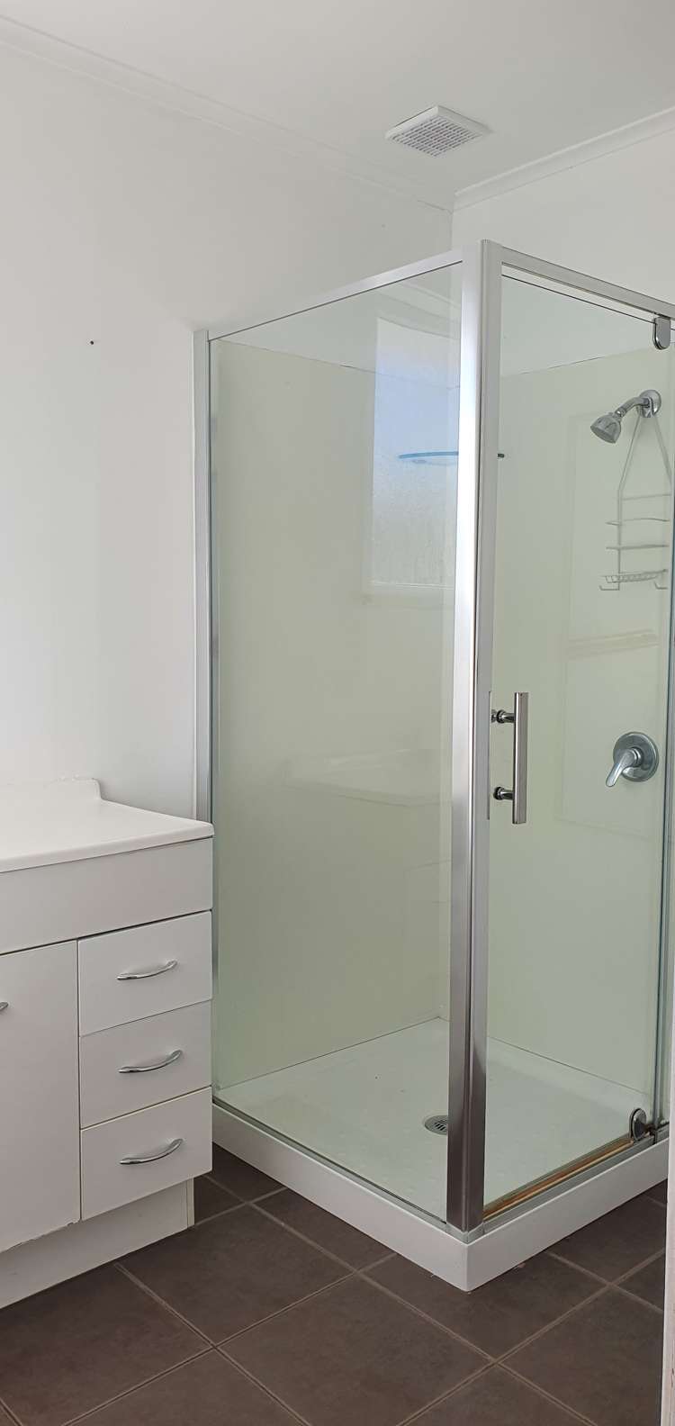 1 Hardie Grove Featherston_10