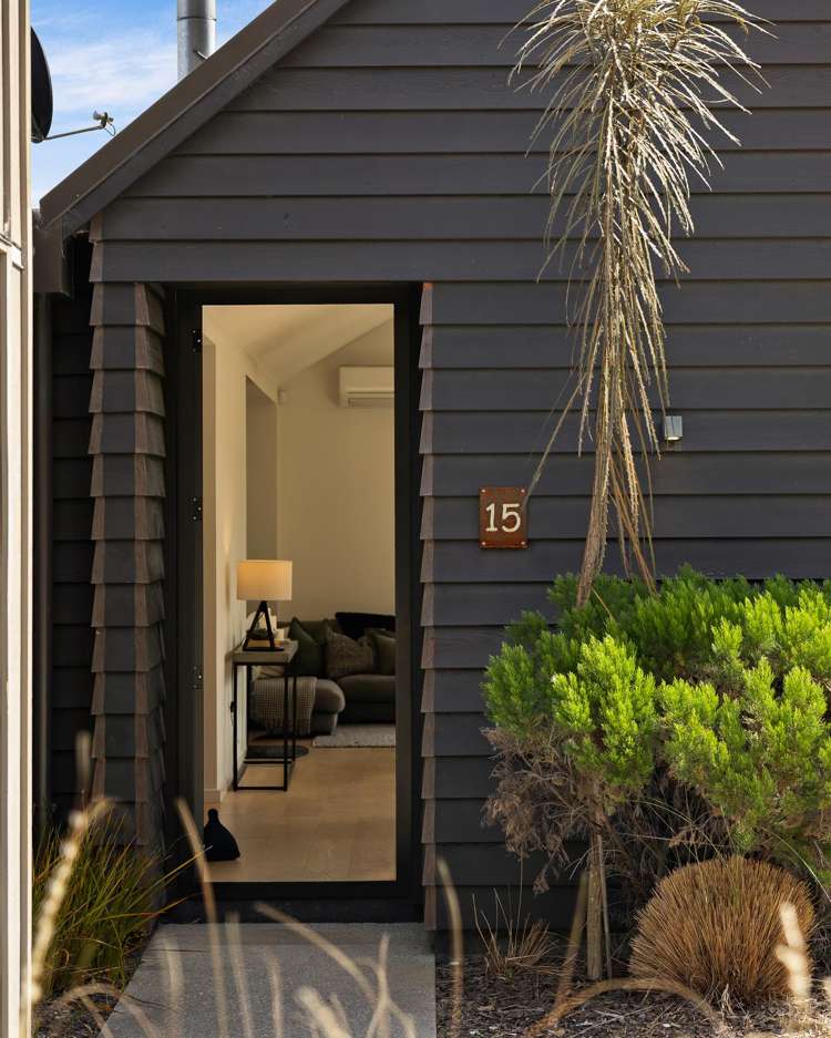 15 McKenzies Shute Jacks Point_23