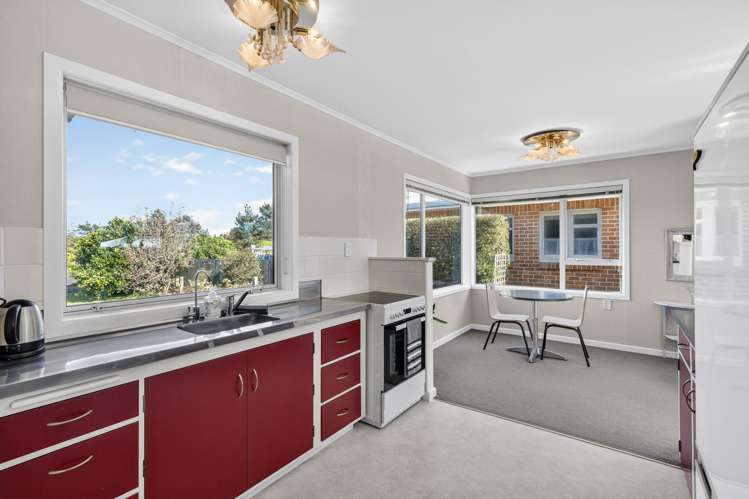 8 Churchill Avenue_4
