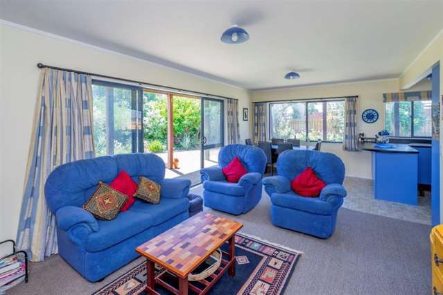 147 Field Way Waikanae Beach_1