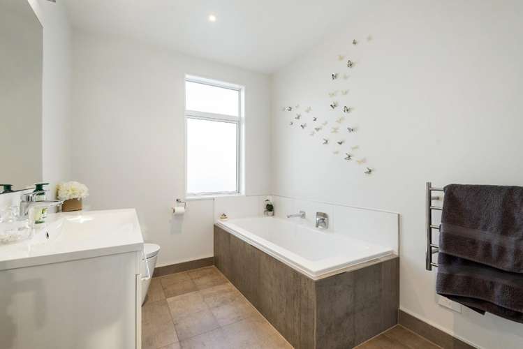 7 Sunview Street Silverdale_17