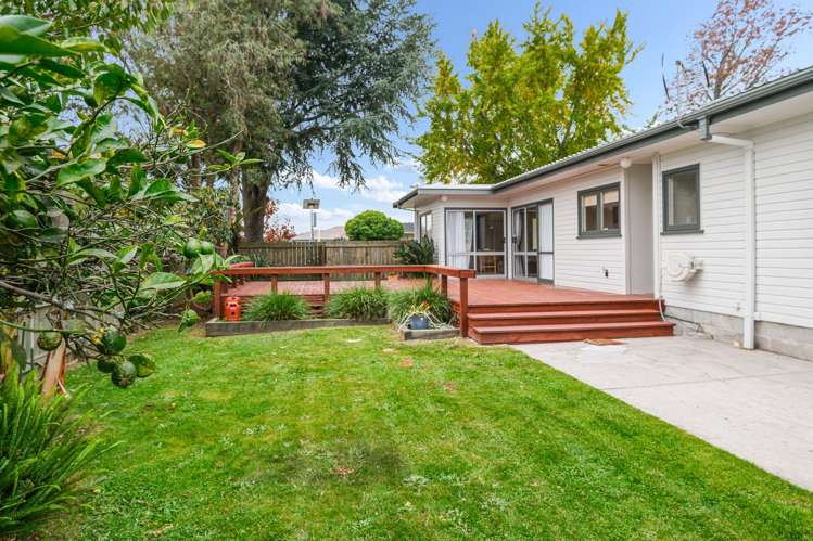 1 Walnut Place Owhata_13