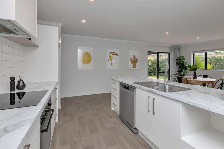 4 Royal St Annes Drive Te Kamo_7