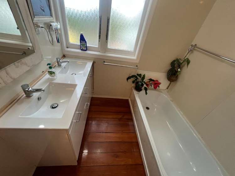 2/425 Great North Road Henderson_5