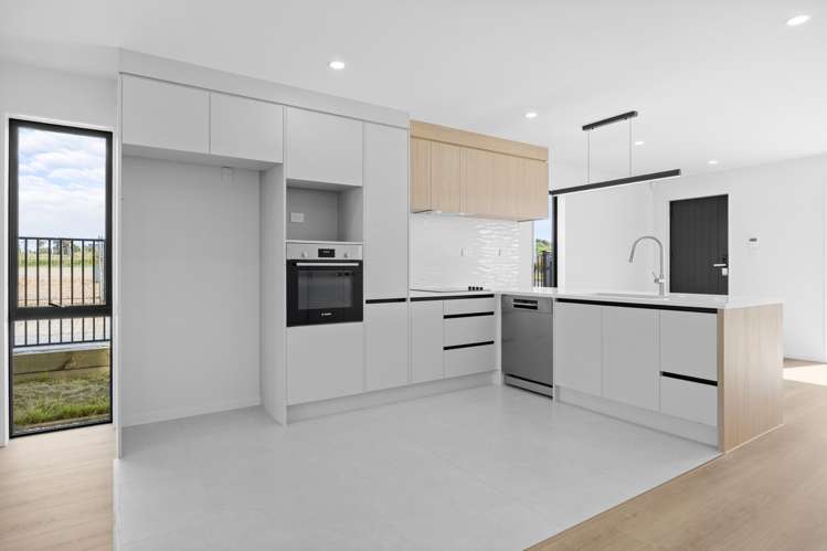 4 Harikoa Way Karaka_1