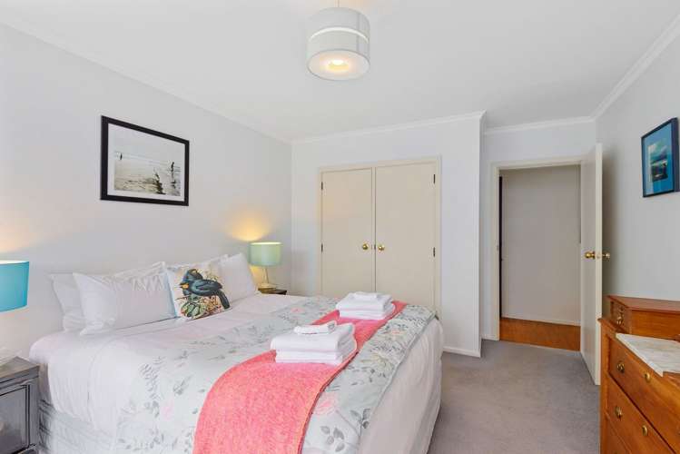 2/98 Office Road Merivale_9