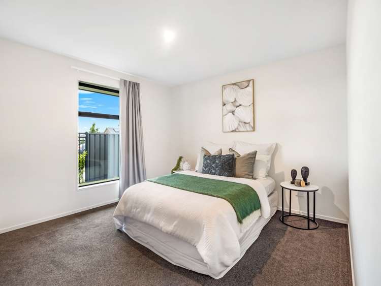 160 Faringdon Boulevard Rolleston_21