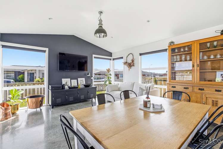 9 Simon Street Tawhero_11