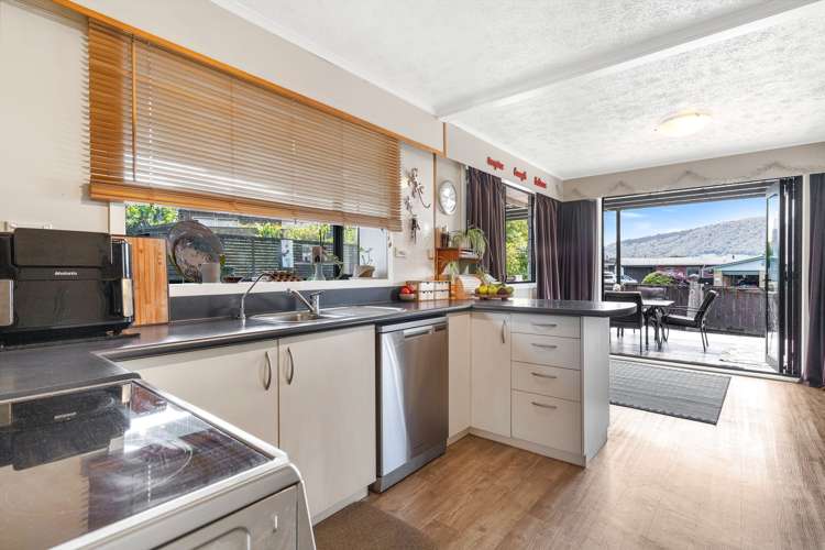 1 Bata Place Pomare_3