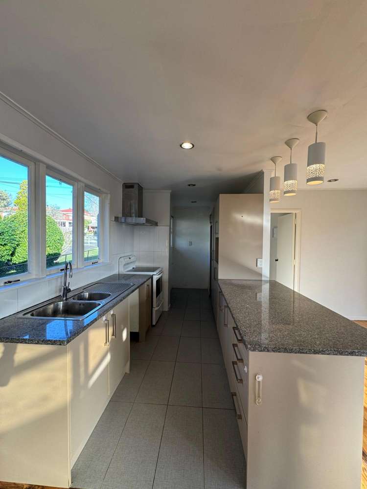 39 Kay Drive Blockhouse Bay_3