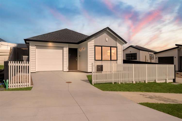 52 Whakairo Crescent_3