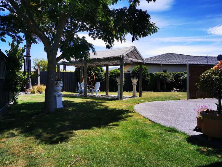16 Heynes Place Clive_5