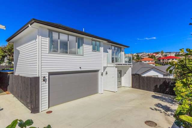 Spacious 4 beds Family Haven in Prime Hillcres...