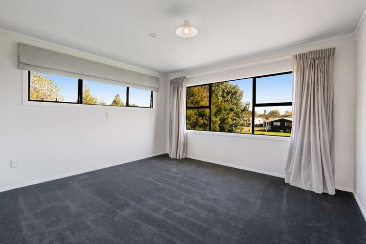 29 Parakai Avenue Parakai_23