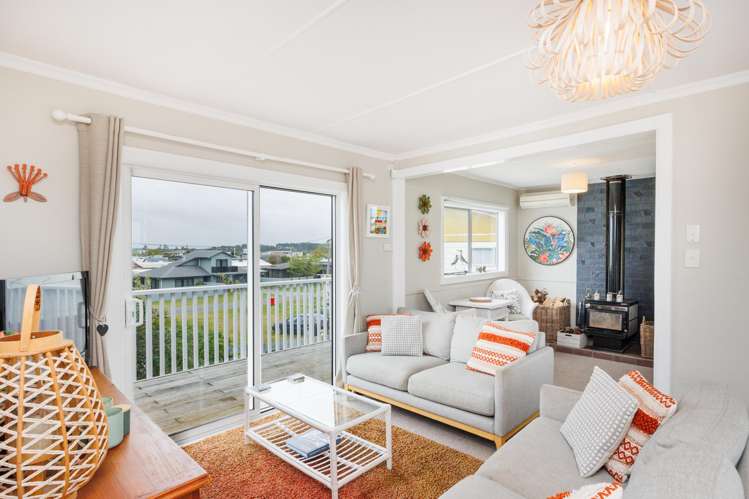 7 Chaffey Street Foxton Beach_13