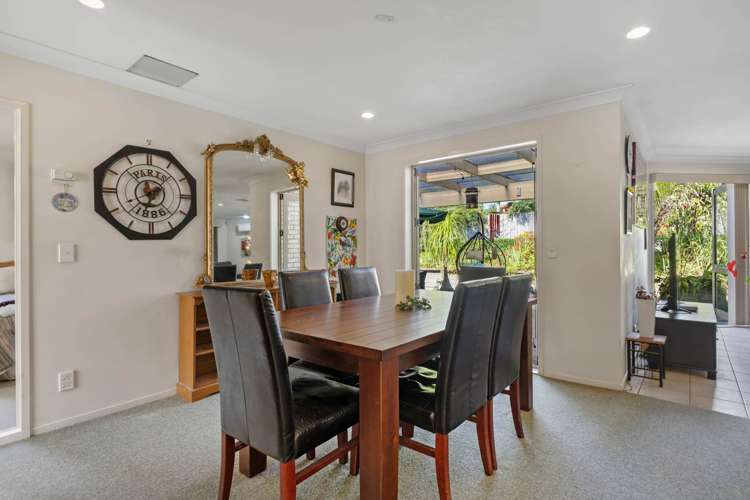 6 Castlehill Court Wattle Downs_8