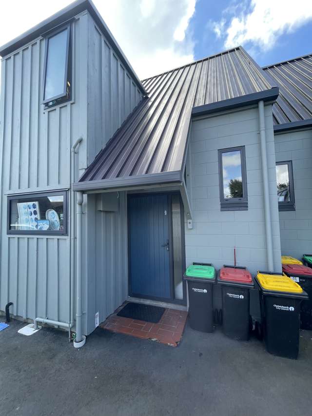 9/16 Cecil Place