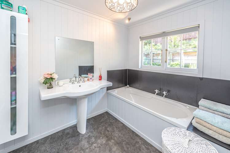 2 Montgomery Road Otamatea_8