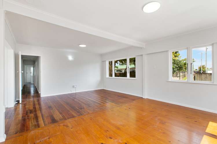 64 Sutton Crescent Papakura_4