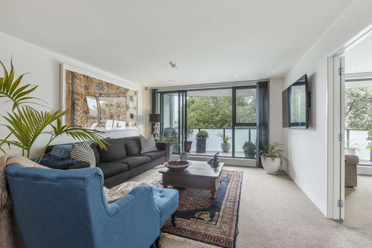 2/8 Basque Road Eden Terrace_3