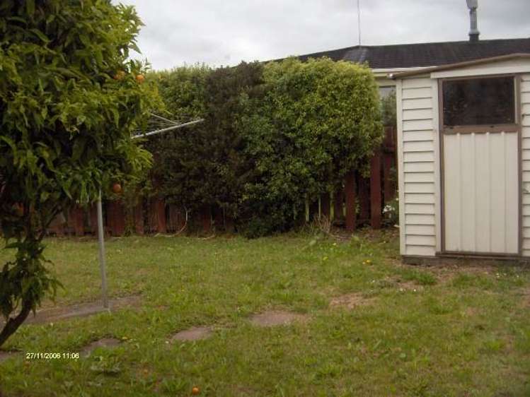 2/231 Queen Street Pukekohe_6