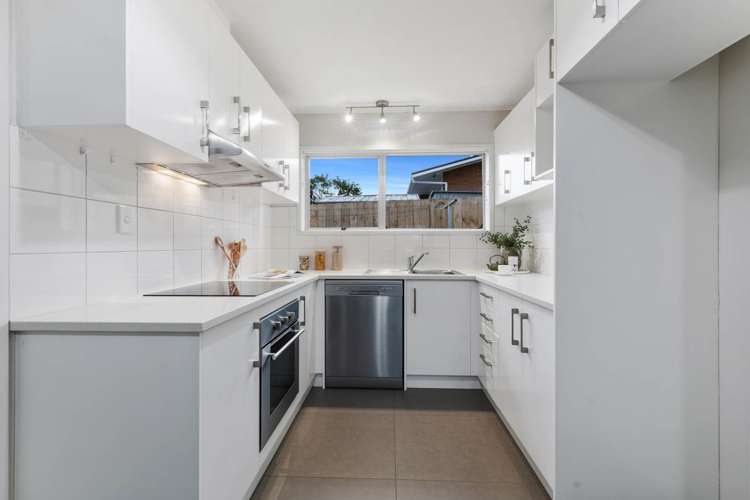 Unit 2/34 Ballater Place Highland Park_2