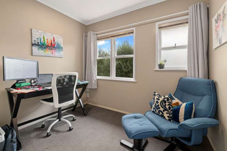 14 Bradbury Road Botany Downs_14