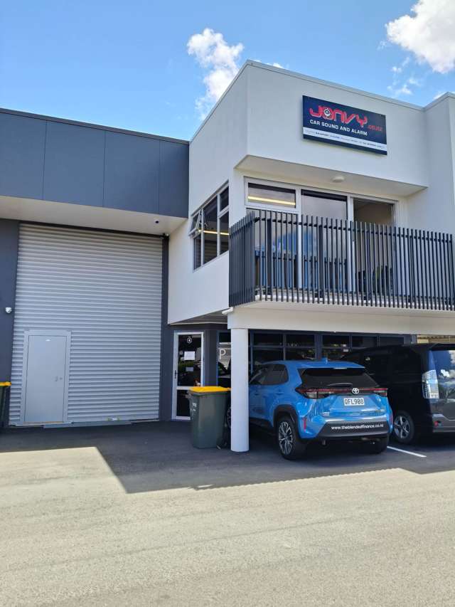 LINCOLN NORTH WAREHOUSE