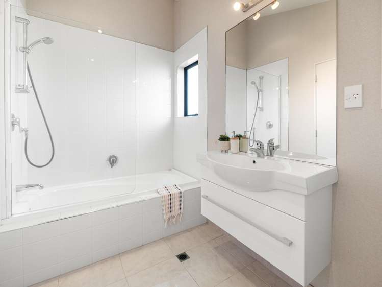 208A Marine Parade Mt Maunganui_21