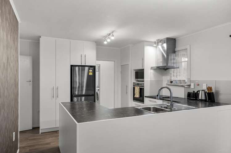 11 Miro Street Utuhina_3