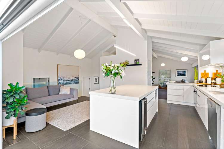 16 Coldham Crescent Saint Johns_5