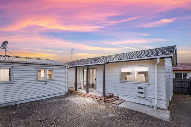 Two Living Wings in Randwick Park