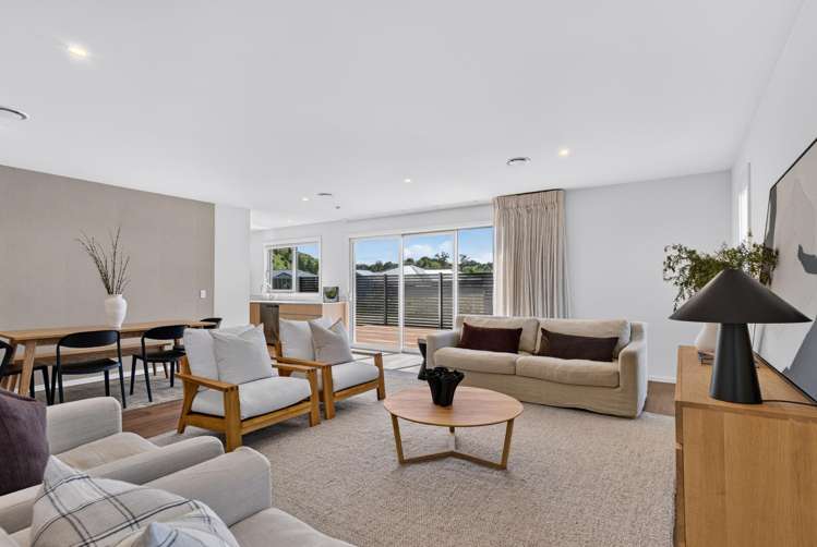 1/11 West Place Greenmeadows_5