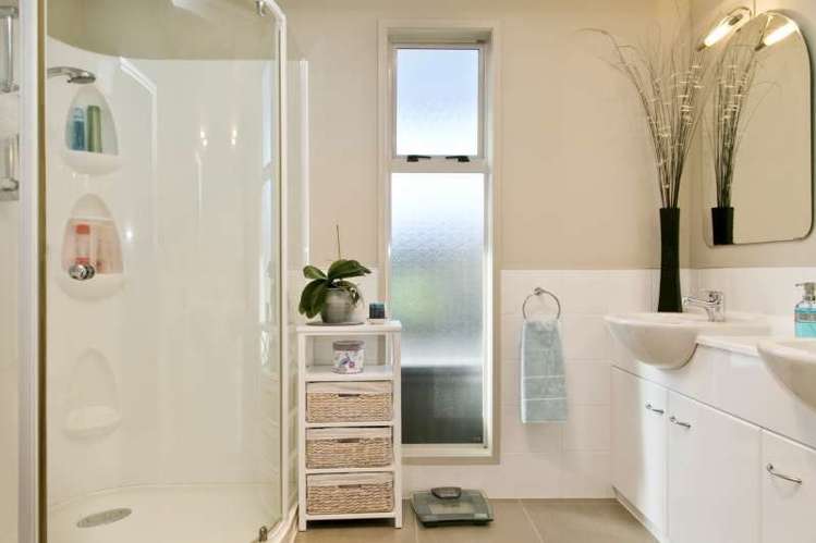 2/40 Shepherd Road Waipahihi_8