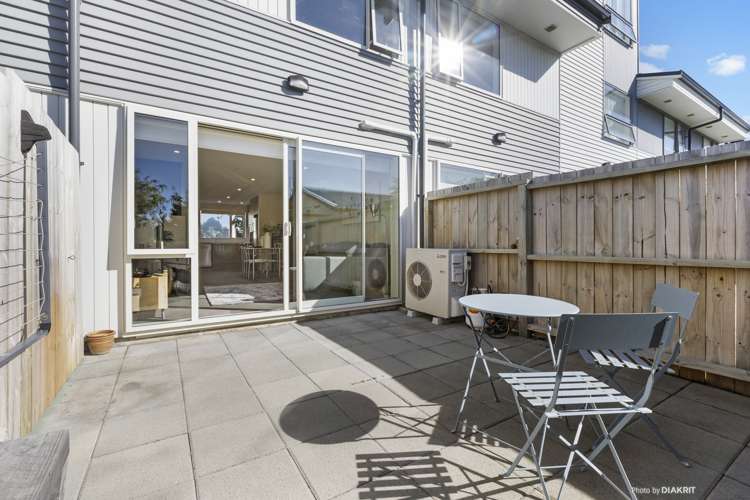 5/2 Stone Street Miramar_8