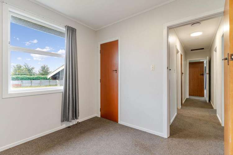460 High Street South Carterton_11