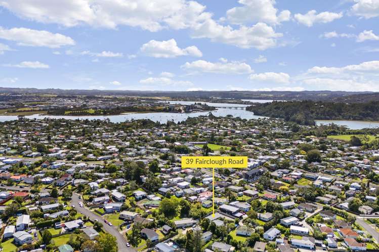 39 Fairclough Road Beach Haven_26