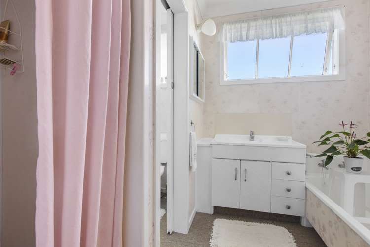 9 Massey Street Westown_18