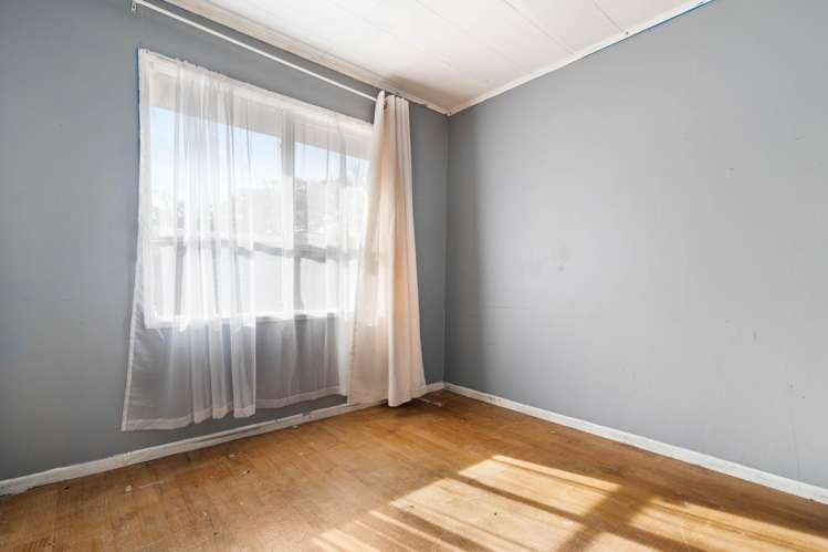 32 Ashgrove Road Mangere_13