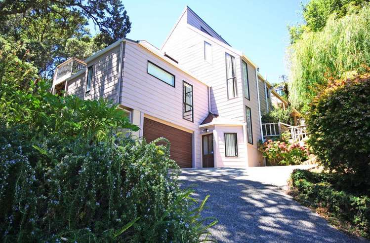 128 Oratia Place Onemana_3