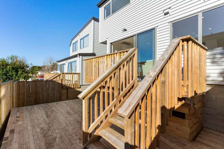 6/11 Celeste Place Totara Vale_14