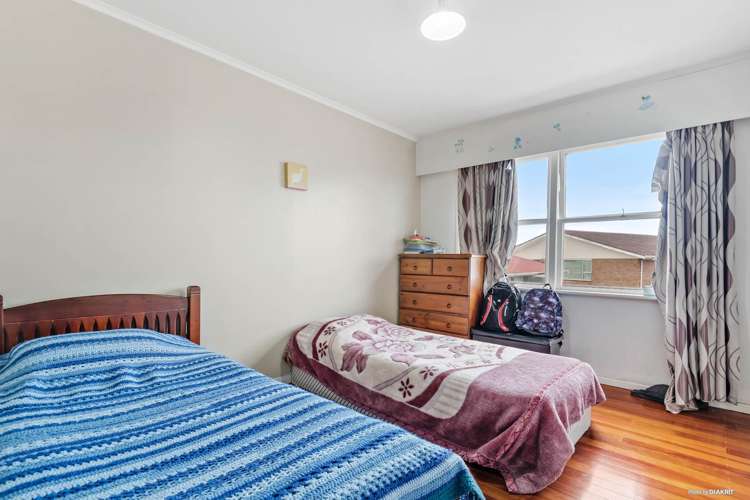 12 School Road Te Atatu South_10