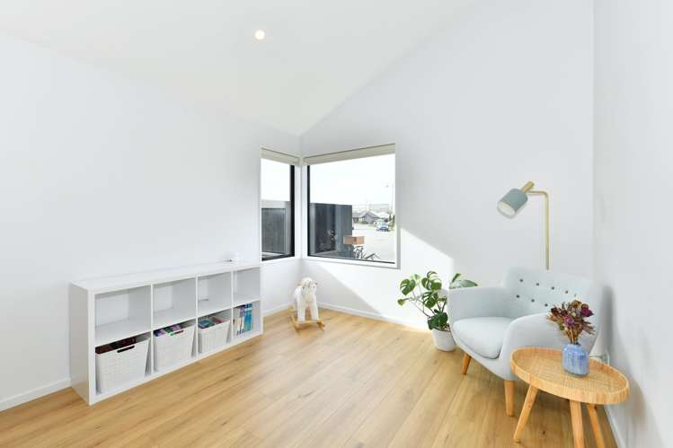 15 Colin Laloli Place Wigram_11