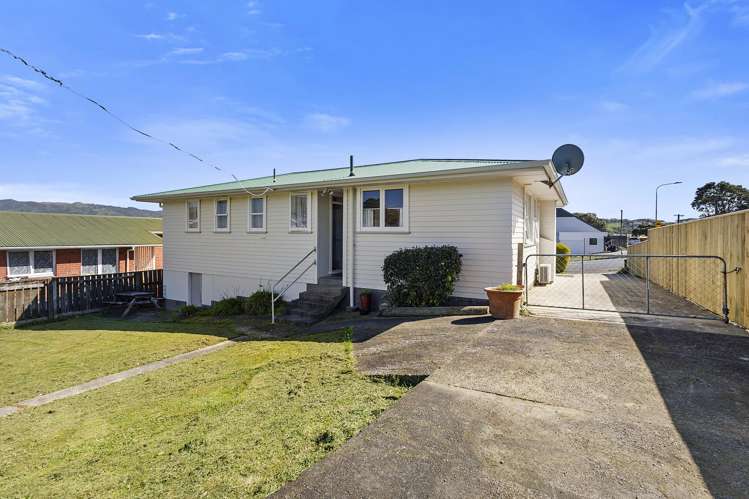 82 Warspite Avenue Cannons Creek_14