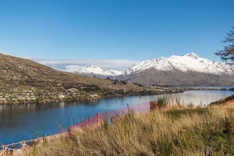 2 Lynch Lane Queenstown Hill_9