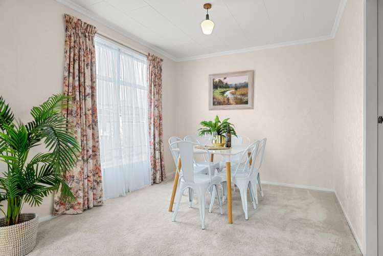 9 Ruapae Grove Trentham_6