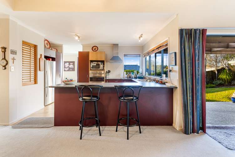 1 Frenz Drive Titirangi_7